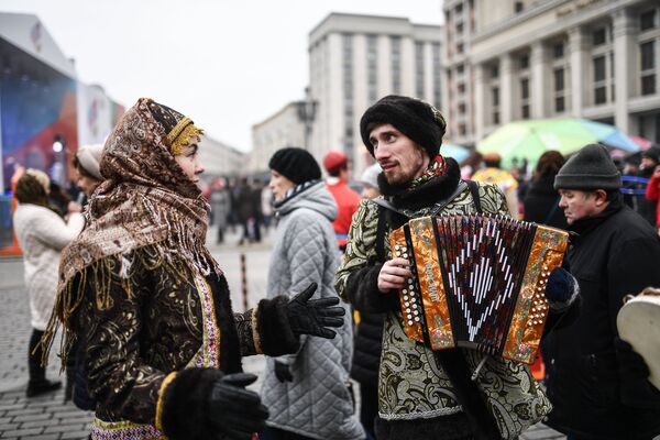 Conciertos y trajes tradicionales: así celebra Rusia el Día de la Unidad Nacional - Sputnik Mundo