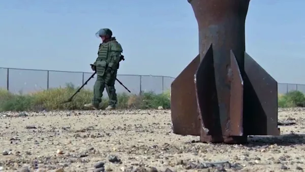 Un zapador ruso en Deir Ezzor - Sputnik Mundo