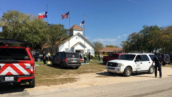 Lugar del tiroteo en Sutherland Springs, Texas, EEUU - Sputnik Mundo