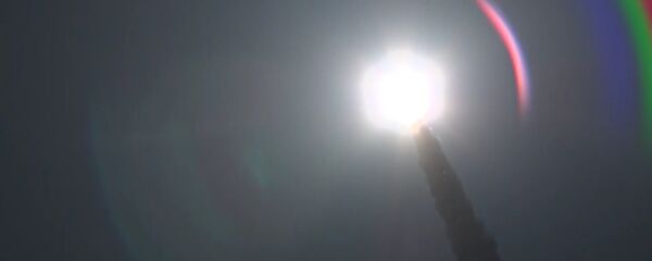 El misil balístico intercontinental ruso Topol - Sputnik Mundo