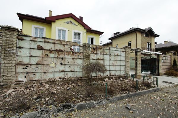 Las consecuencias del bombardeo de Donetsk por los militares ucranianos - Sputnik Mundo