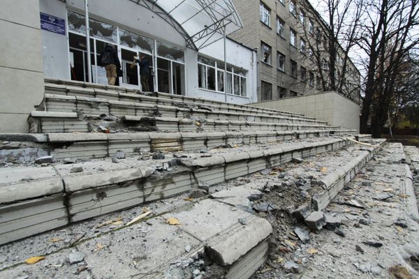 Las consecuencias del bombardeo de Donetsk por los militares ucranianos - Sputnik Mundo