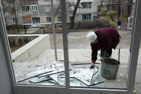 Las consecuencias del bombardeo de Donetsk por los militares ucranianos - Sputnik Mundo