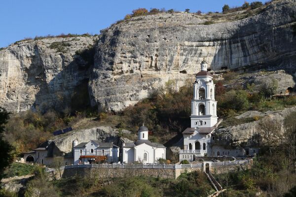 La ciudad fortaleza de cuevas Çufut Qale en Crimea - Sputnik Mundo