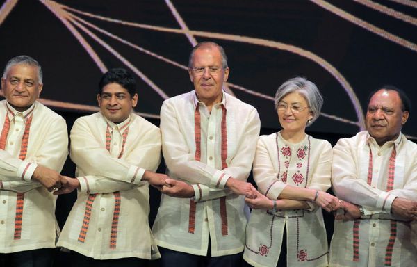 Diplomacia colorista: los atuendos tradicionales de las cumbres de la ASEAN - Sputnik Mundo