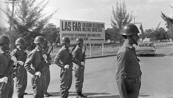 La guardia de honor en la base aérea cubana en San Antonio está lista para recibir al Ministro de Defensa de la URSS, Andréi Grechko - Sputnik Mundo