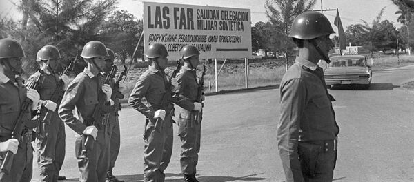 La guardia de honor en la base aérea cubana en San Antonio está lista para recibir al Ministro de Defensa de la URSS, Andréi Grechko - Sputnik Mundo