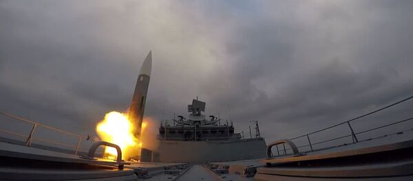 Una fragata rusa derriba 'misiles enemigos' en el mar Báltico - Sputnik Mundo