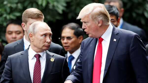 El presidente de Rusia, Vladímir Putin, y su homólogo estadounidense, Donald Trump - Sputnik Mundo