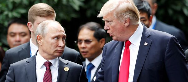 El presidente de Rusia, Vladímir Putin, y su homólogo estadounidense, Donald Trump - Sputnik Mundo