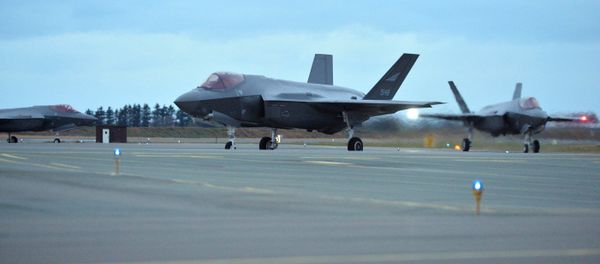 Los F-35 estadounidenses en la base aérea de Orland, en Noruega Los F-35 estadounidenses en la base aérea de Orland, en Noruega - Sputnik Mundo