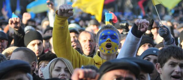 Los partidarios del Acuerdo de asociación de Ucrania y la UE - Sputnik Mundo