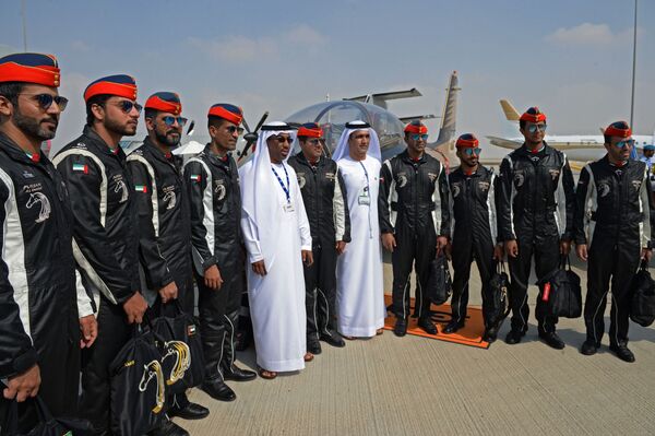 Los momentos más espectaculares del salón aeroespacial internacional Dubai Airshow 2017 - Sputnik Mundo