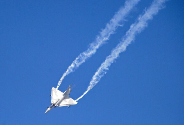 Los momentos más espectaculares del salón aeroespacial internacional Dubai Airshow 2017 - Sputnik Mundo