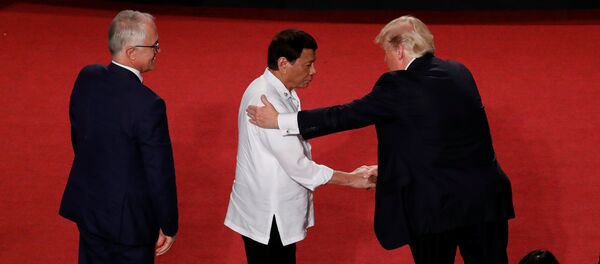 El presidente de Filipinas, Rodrigo Duterte, y el presidente de EEUU, Donald Trump - Sputnik Mundo