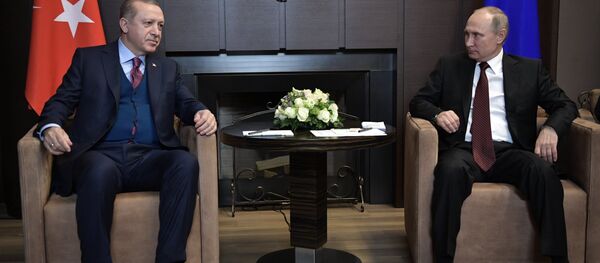 El presidente de Rusia, Vladímir Putin, y el líder turco, Recep Tayyip Erdogan - Sputnik Mundo