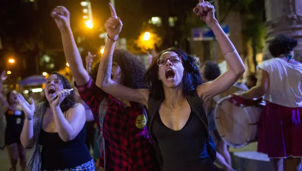 Manifestación contra la prohibición del aborto en Brasil - Sputnik Mundo