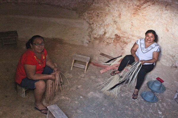 Elaboración de sombreros de jipijapa - Sputnik Mundo