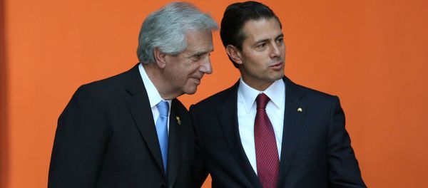 Presidente  de Uruguay, Tabaré Vázquez, y presidente de México, Enrique Peña Nieto - Sputnik Mundo