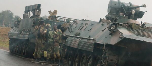 Militares cerca de Harare, capital de Zimbabue - Sputnik Mundo
