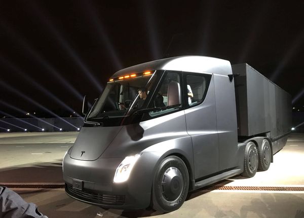 El nuevo Tesla Semi El nuevo Tesla Semi - Sputnik Mundo