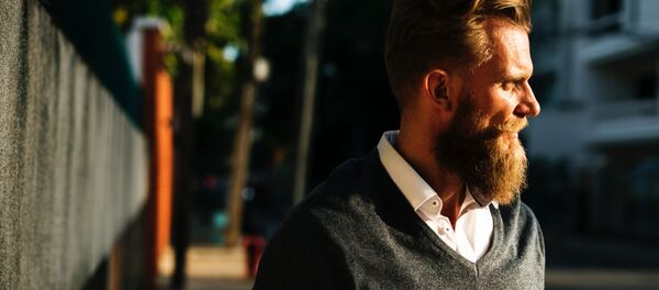 Un hombre - Sputnik Mundo