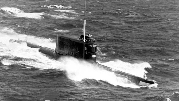 Un submarino de la clase 629A, la misma a la que pertenecía el soviético K-129 Un submarino de la clase 629A, la misma a la que pertenecía el soviético K-129 - Sputnik Mundo