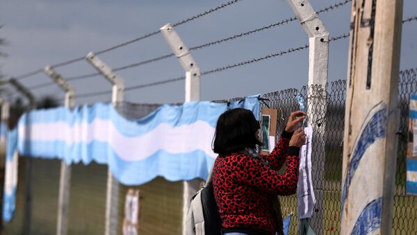 La bandera de Argentina en la Base Naval tras la desaparición del submarino ARA San Juan - Sputnik Mundo