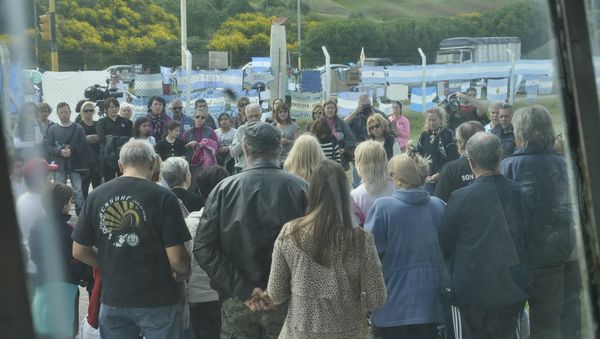 Familiares y allegados de la tripulación del submarino ARA San Juan de la Armada argentina Familiares y allegados de la tripulación del submarino ARA San Juan de la Armada argentina - Sputnik Mundo