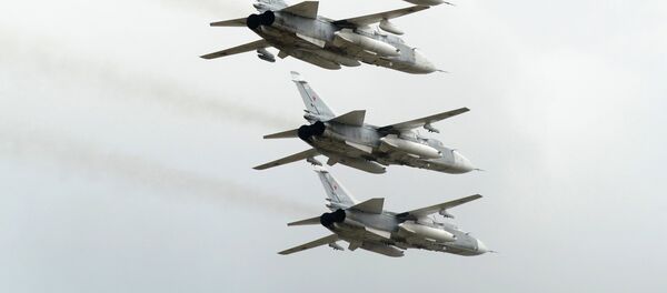 Bombarderos rusos Su-24 (imagen referencial) - Sputnik Mundo