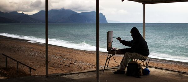 Un pintor en Sebastopol, Crimea, Rusia (imagen referencial) - Sputnik Mundo