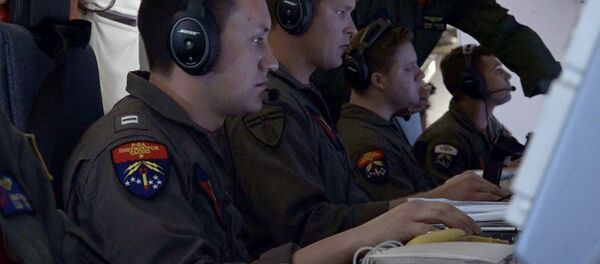 Oficiales de la Marina de EEUU ayudan a buscar el submarino ARA San Juan - Sputnik Mundo