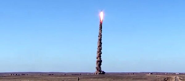 Prueba de un misil del sistema antimisiles ruso en un polígono en Kazajistán (archivo) - Sputnik Mundo