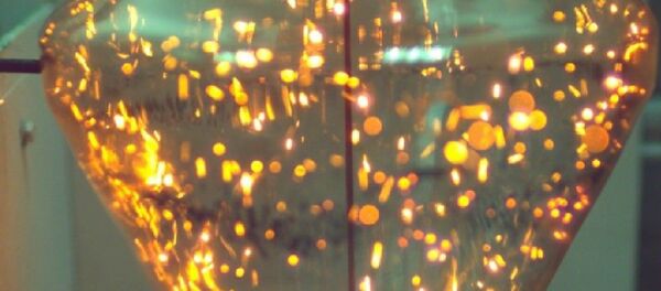 Gotas flotantes de combustible de agua y carbón en la cámara de combustión - Sputnik Mundo