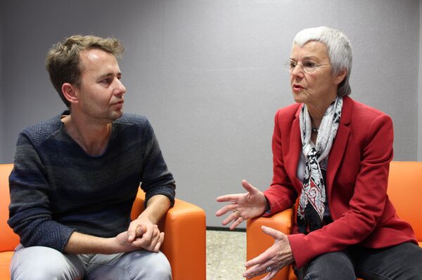 Armin Siebert, periodista de Sputnik Deutschland, entrevista a Gabriele Krone-Schmalz - Sputnik Mundo