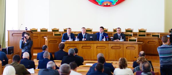 El Consejo Popular de la República de Lugansk aprueba la dimisión de Plotnitski - Sputnik Mundo