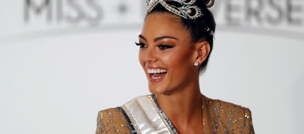 Demi-Leigh Nel-Peters, ganadora del concurso de belleza Miss Universo 2017 Demi-Leigh Nel-Peters, ganadora del concurso de belleza Miss Universo 2017 - Sputnik Mundo