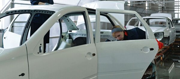 Línea de producción de los Lada Granta - Sputnik Mundo