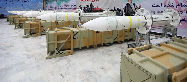 Misiles de defensa aérea Sayyad-3 durante la inauguración de su línea de producción en un lugar no revelado, Irán Misiles de defensa aérea Sayyad-3 durante la inauguración de su línea de producción en un lugar no revelado, Irán - Sputnik Mundo