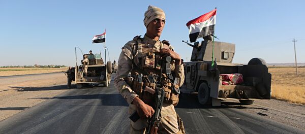 Soldado iraquí en las afueras de la ciudad kurda de Erbil, 27 de octubre de 2017 - Sputnik Mundo