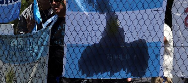 La bandera de Argentina en la Base Naval tras la desaparición del submarino ARA San Juan - Sputnik Mundo