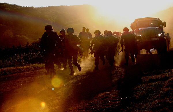 Defensores de las costas: el día a día de los boinas negras rusos - Sputnik Mundo