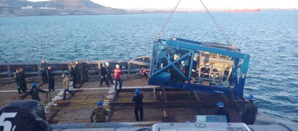 El buque de la Armada argentina Islas Malvinas con el sumergible ruso Pantera Plus El buque de la Armada argentina Islas Malvinas con el sumergible ruso Pantera Plus - Sputnik Mundo