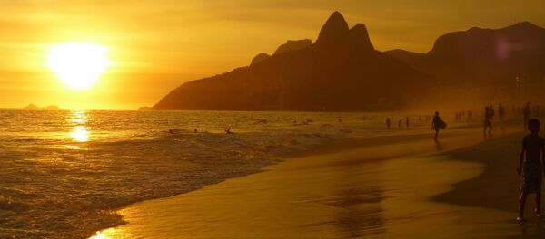 Una playa en Rio de Janeiro, Brasil - Sputnik Mundo
