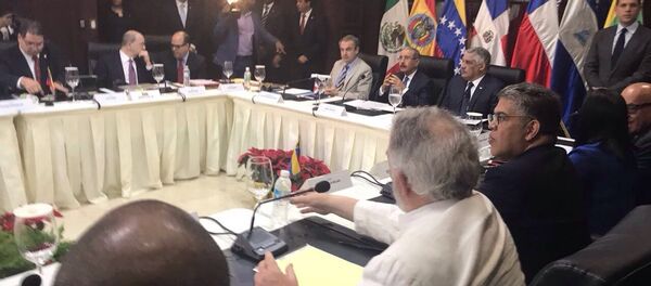 Delegaciones de Gobierno y oposición dialogan en Santo Domingo - Sputnik Mundo