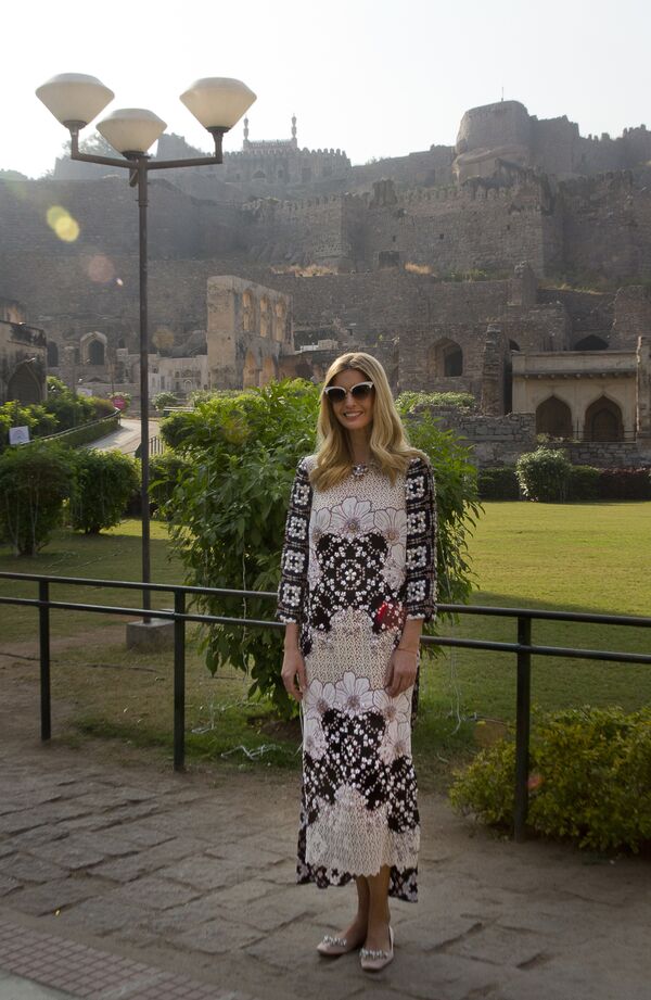Ivanka Trump, hija y asesora del presidente de EEUU, viste unos zapatos de Zara durante su visita a la India - Sputnik Mundo