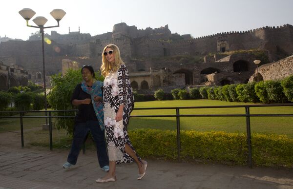 Ivanka Trump, hija y asesora del presidente de EEUU, viste unos zapatos de Zara durante su visita a la India - Sputnik Mundo