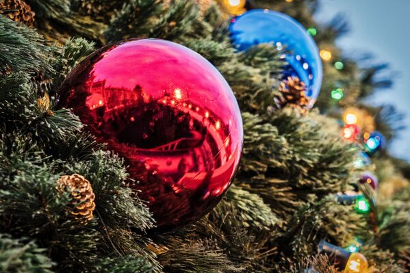 Cuando la Navidad se adueña de las calles de Moscú y las embellece hasta el infinito - Sputnik Mundo