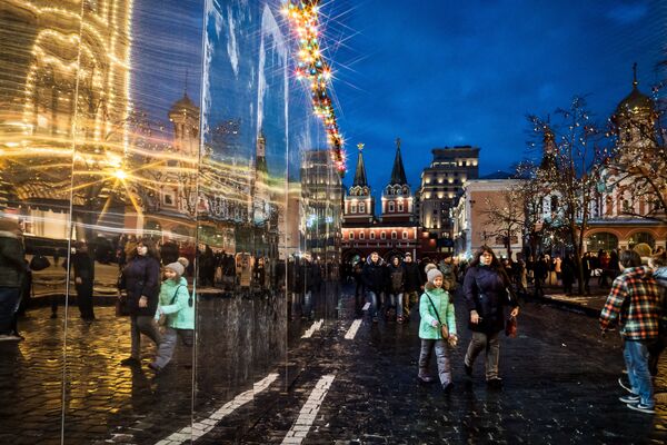 Cuando la Navidad se adueña de las calles de Moscú y las embellece hasta el infinito - Sputnik Mundo