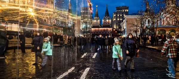 Cuando la Navidad se adueña de las calles de Moscú y las embellece hasta el infinito - Sputnik Mundo